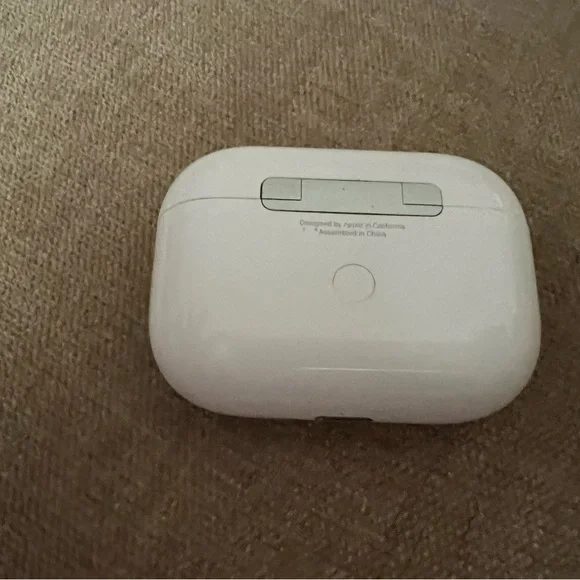 Apple White AirPod Pro Charging Case + Headphones - Picture 8 of 11